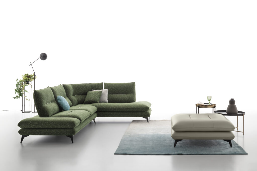 canape d'angle libra en tissu vert avec pouf en cuir