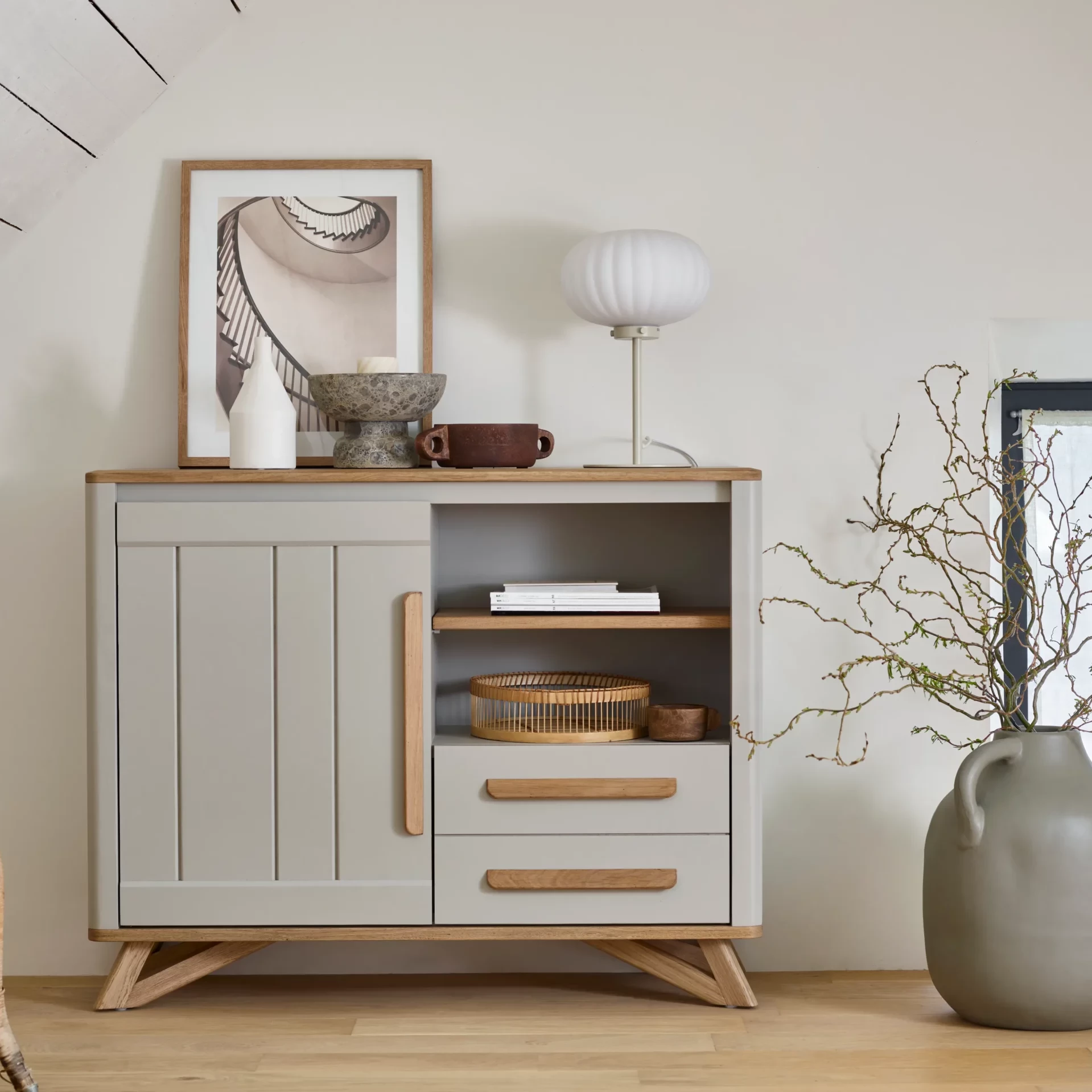 meuble en finition finition bois chêne et coloris sauge